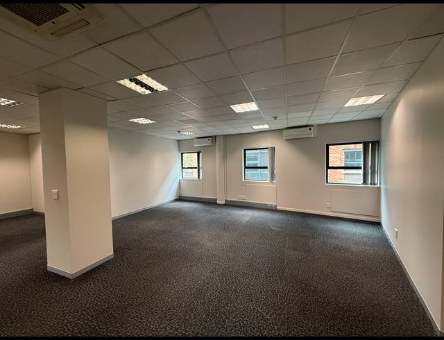 356M² OFFICE TO LET IN PARKTOWN